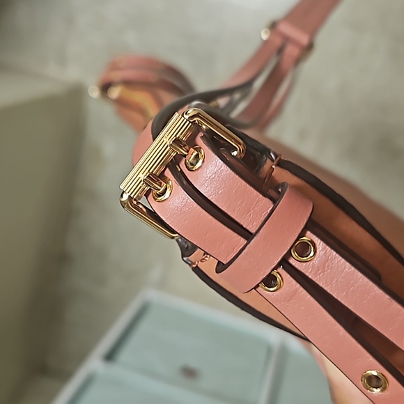 Michael kors Bag. - Picture 8 of 12